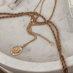 Mejuri Crescent pendant necklace